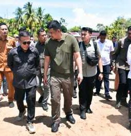 Pembangunan Sheetpile, Gubsu dan Bupati Tapteng Tinjau Sungai Aek Tolang dan Sungai Sibuluan