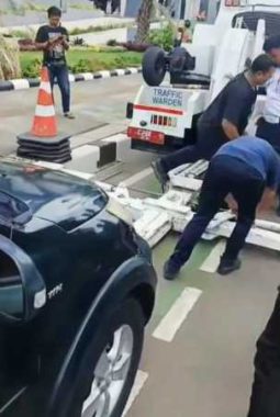 Parkir Sembarangan di Lingkar Gelora Pakansari Siap-Siap Diderek, Penertiban Makin Tegas