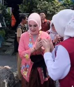 Kunjungan RTLH di Tanah Sareal, Ibu Wali Kota Bogor Pastikan Bantuan Tepat Sasaran