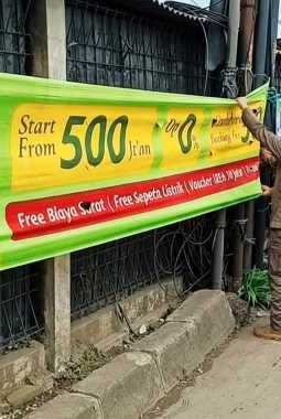Satpol PP Kemang Tertibkan Spanduk Liar, Jaga Keindahan dan Keselamatan Pengguna Jalan