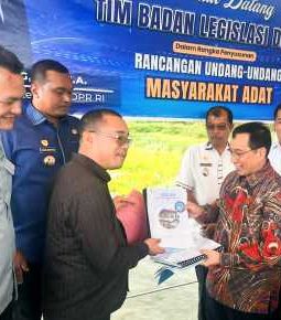 Pemerintah Daerah Humbahas Hadiri Kunjungan Kerja Baleg DPR RI di Toba