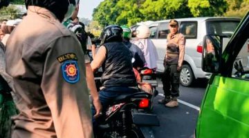 Jumat Berkah, TNI-Polri dan Satpol PP Tebar Kepedulian untuk Warga
