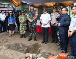 Bupati Humbahas Letakkan Batu Pertama Pembangunan Rumdis Danramil 05 Doloksanggul