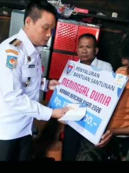 Bupati Humbahas Serahkan Bantuan kepada Korban Bencana Alam Air Sungai Meluap di Pollung