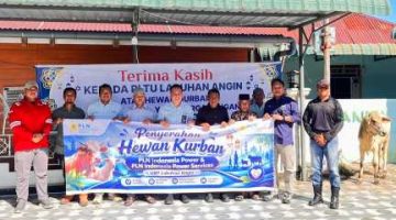 Tebar Kebaikan, PLTU Serahkan Hewan Kurban