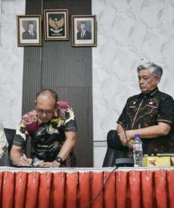 Wabup Tapteng Apresiasi Peran Wahana Visi Indonesia Dalam Penanganan Tanggap Darurat Bencana