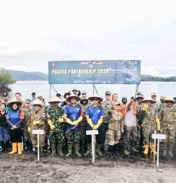 Wabup Tapteng Ikuti Penanaman 2.000 Bibit Mangrove dalam Latma Pacific Partnership 2026