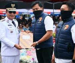 Pertama Kali, Pemkab Humbang Hasundutan Berikan Penghargaan kepada Satresnarkoba Polres Humbahas pada HUT ke-23 Daerah