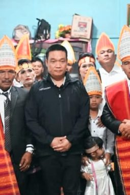 Di Rumah Duka Simangulampe, Bupati Oloan Hadir Berbagi Penghiburan dengan Keluarga