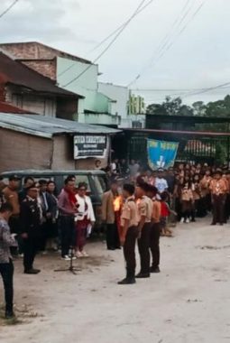 Api Obor Menyala di Lintongnihuta, Tandai Semangat HUT ke-81 RI