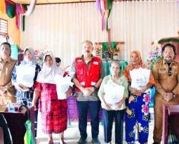 PMI Salurkan Bantuan Sembako untuk Warga Terdampak Bencana di Tapteng