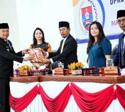 Bupati Humbahas Sampaikan Ranperda P.APBD TA. 2026 Humbang Hasundutan Rp. 955 Miliar Lebih