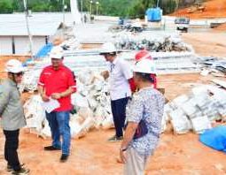Bupati Tapteng Tinjau Pembangunan Huntara di Bonalumban