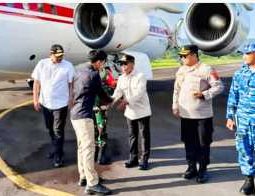 Kunjungi SMAN Barus, Wapres Gibran Disambut Gubsu dan Bupati Tapteng di Bandara FL Tobing Pinangsori