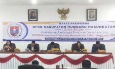 Ketua DPRD Parulian Simamora Pimpin Rapat Paripurna Perubahan APBD Humbahas 2026