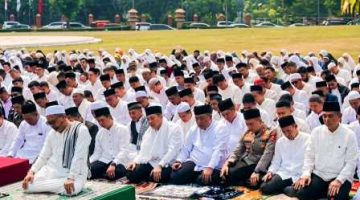 Usai Shalat Istisqa di Alun-Alun Kabupaten Bogor, Hujan Langsung Turun, Warga Bersyukur