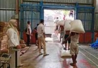 Pemkab Taptemg Salurkan Ratusan Ton Beras Bantuan Cadangan Pangan