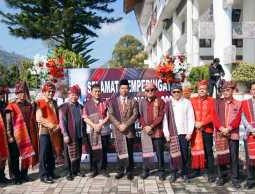 Pemkab Toba Peringati Hari Kesadaran Nasional dan Hari Ulos Nasional 2026