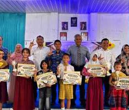 Sekdakab Tapteng Tutup Lomba Bertutur Tingkat SD/MI